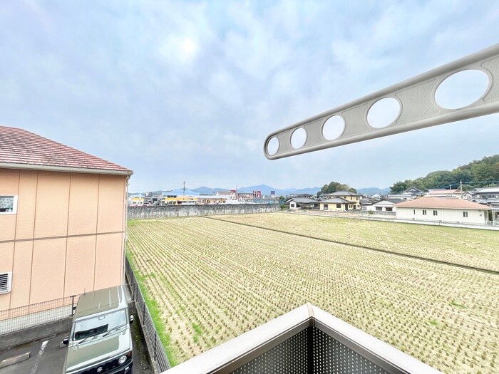 物件内観写真12　(室内からの展望)