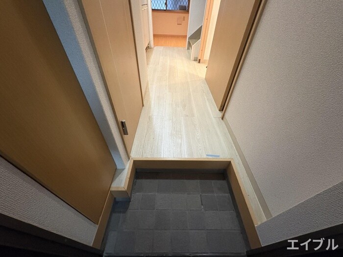 物件内観写真14　(玄関)