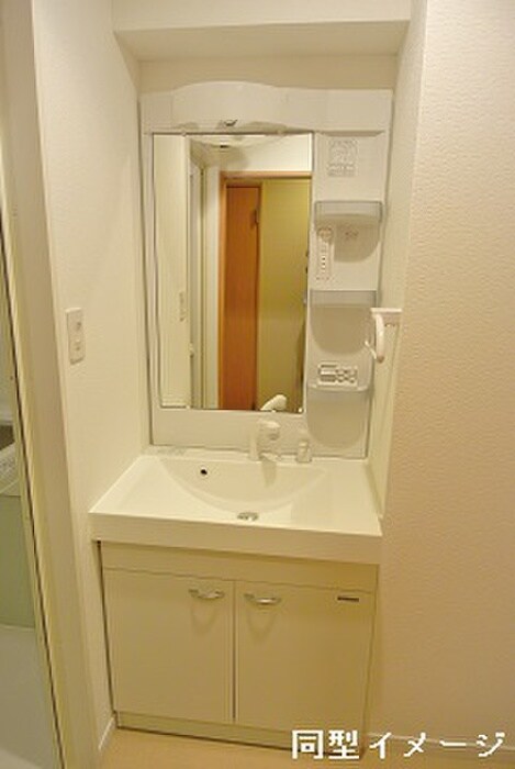 物件内観写真11　(洗面)