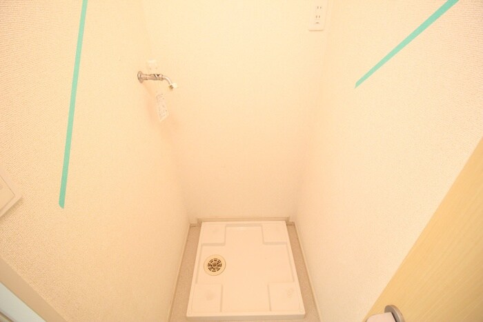 物件内観写真15　(洗濯機置場)