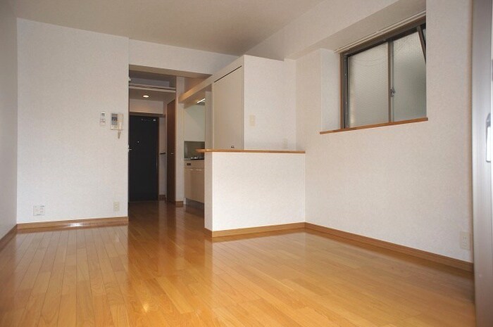 物件内観写真2　(居室)