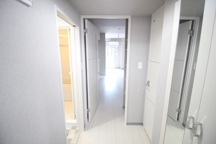 物件内観写真10　(廊下)