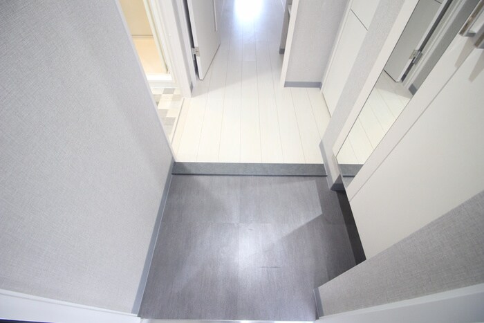 物件内観写真18　(玄関)