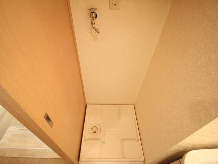 物件内観写真11　(洗濯機置場)