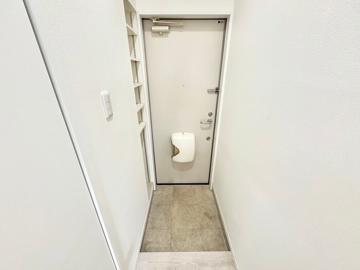 物件内観写真16　(玄関)