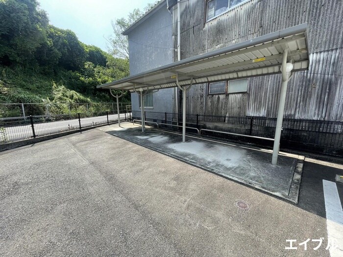 物件外観写真6　(駐輪場)