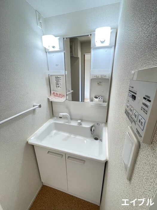 物件内観写真11　(洗面)