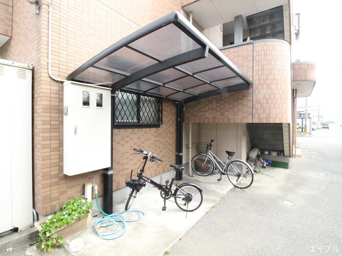 物件外観写真3　(駐輪場)