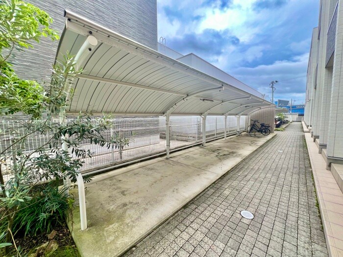 物件外観写真2　(駐輪場)