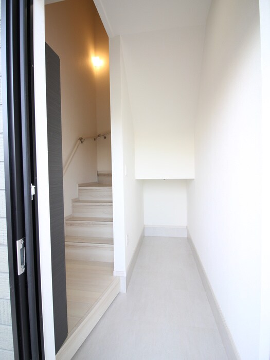 物件内観写真15　(玄関)