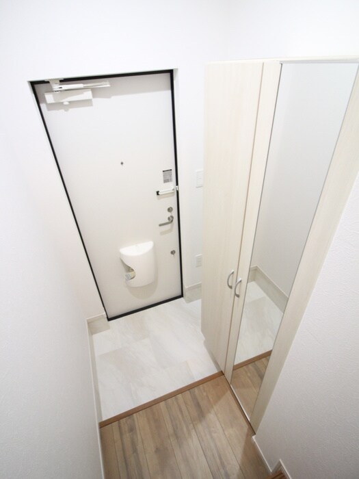 物件内観写真18　(玄関)