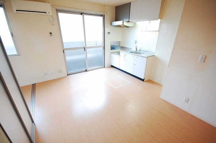 物件内観写真4　(居室)