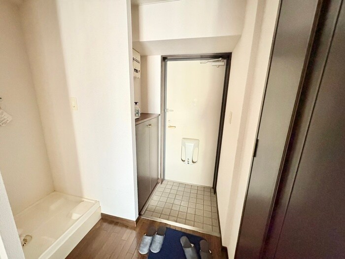 物件内観写真14　(玄関)