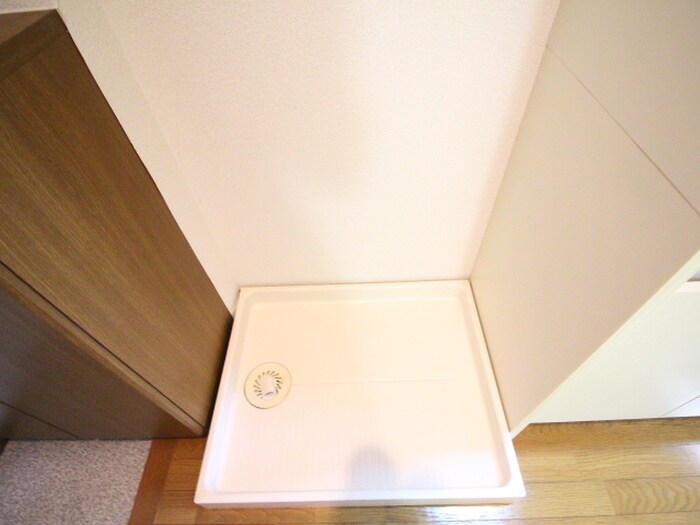 物件内観写真14　(洗濯機置場)