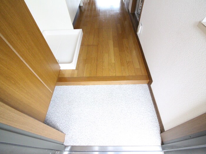 物件内観写真15　(玄関)