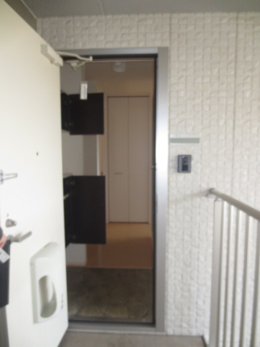 物件内観写真7　(玄関)