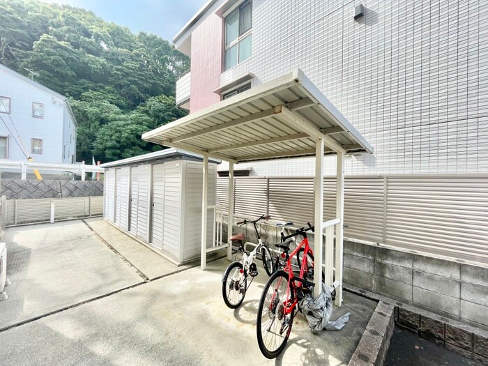 物件外観写真3　(駐輪場)