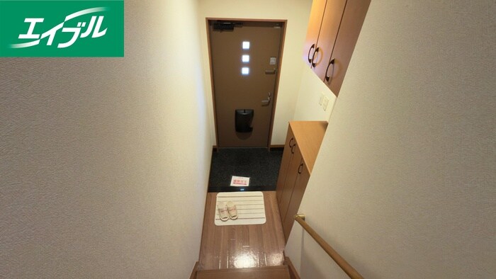 物件内観写真13　(玄関)