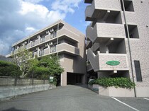 ウイングス学園通りの外観写真