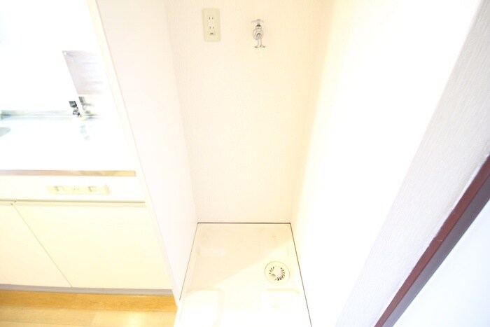 物件内観写真14　(洗濯機置場)