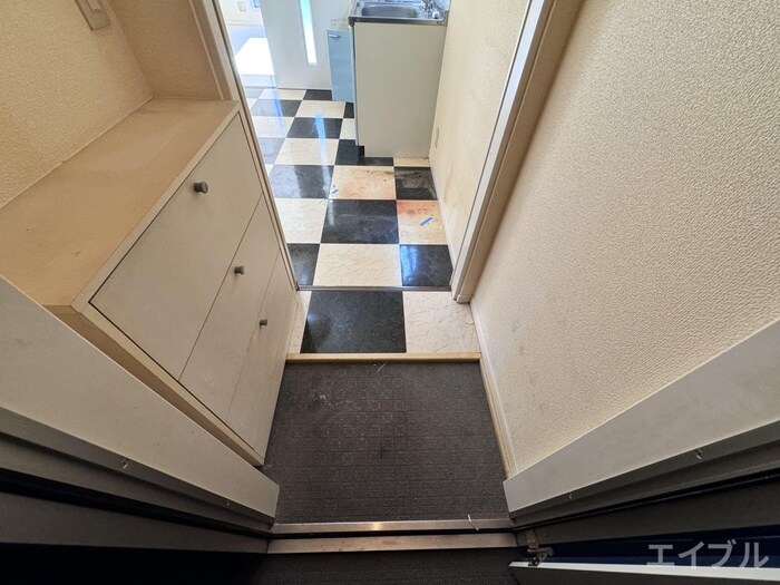 物件内観写真15　(玄関)