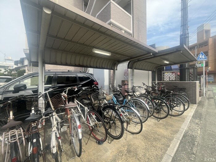 物件外観写真5　(駐輪場)