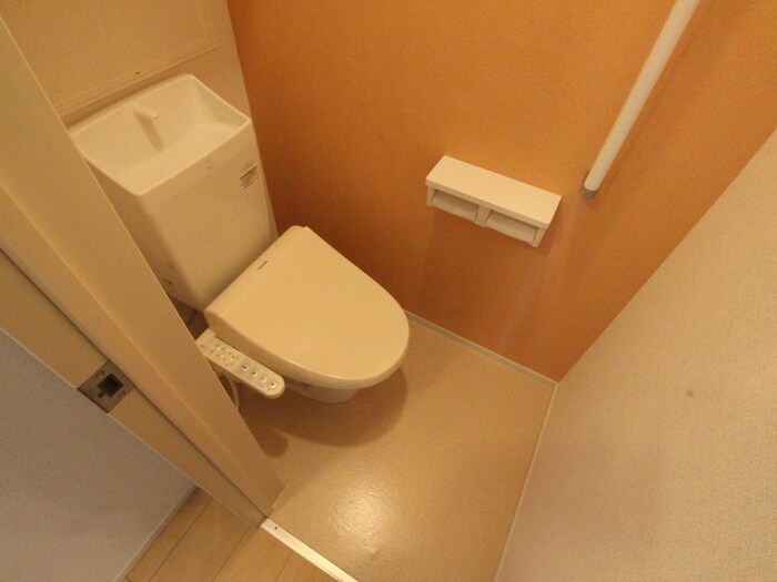 物件内観写真9　(トイレ)