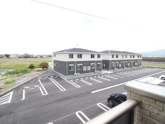 物件内観写真12　(室内からの展望)