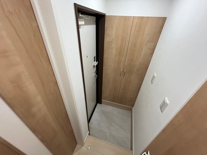 物件内観写真12　(玄関)