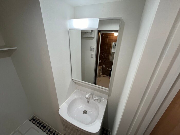 物件内観写真13　(洗面)