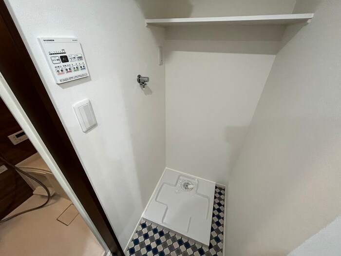 物件内観写真16　(洗濯機置場)