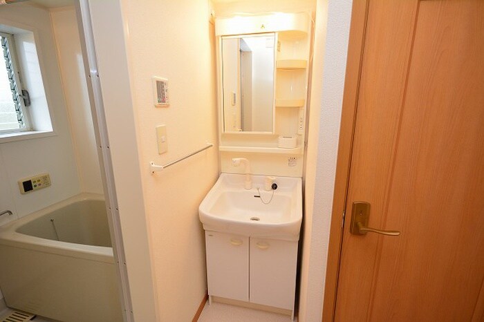 物件内観写真9　(洗面)