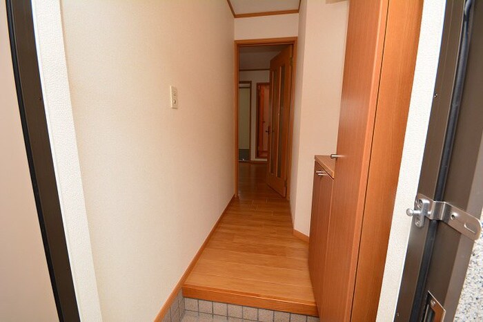 物件内観写真11　(玄関)