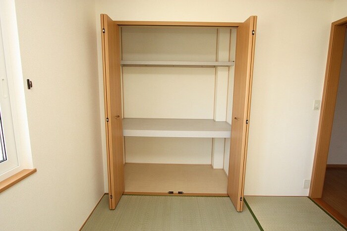 物件内観写真12　(収納)