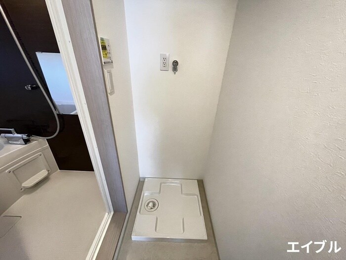 物件内観写真16　(洗濯機置場)