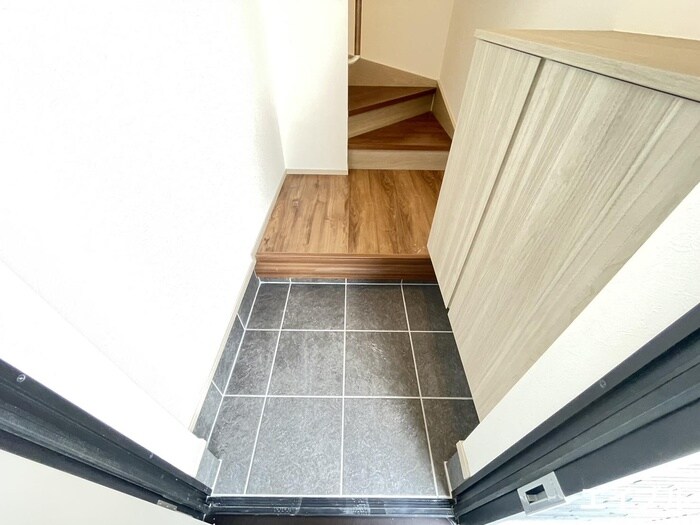 物件内観写真17　(玄関)