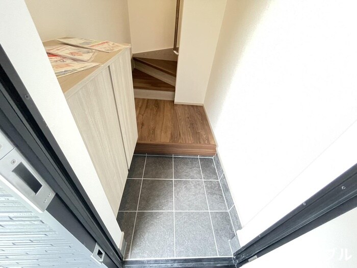 物件内観写真21　(玄関)