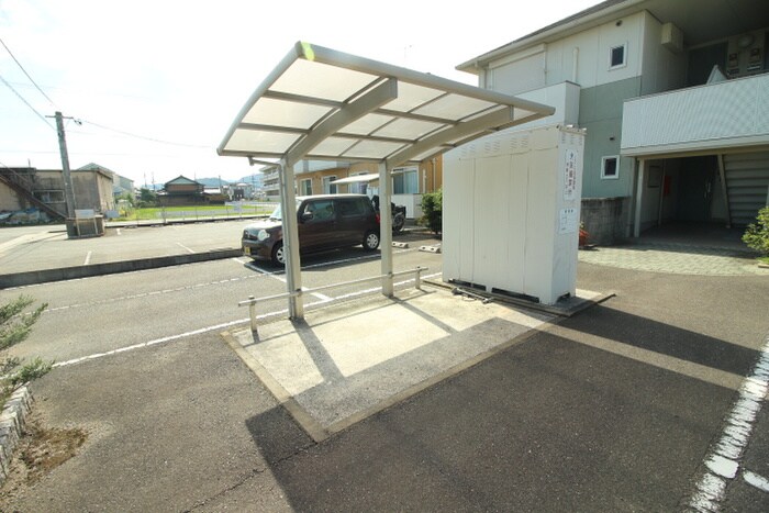 物件外観写真3　(駐輪場)