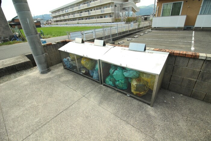 物件外観写真4　(建物設備)