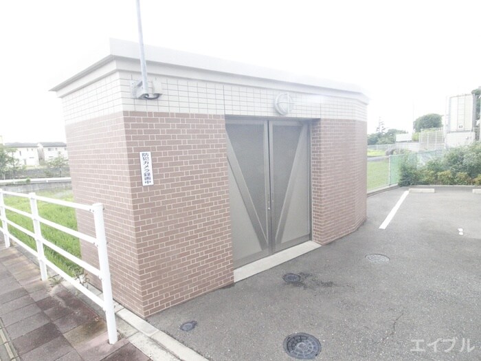 物件外観写真6　(エントランス部分)