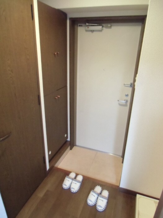 物件内観写真12　(玄関)