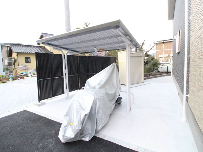 物件外観写真3　(駐輪場)