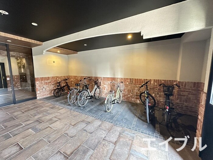 物件外観写真4　(駐輪場)