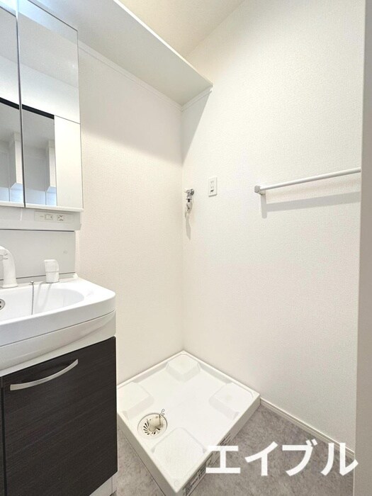 物件内観写真10　(洗濯機置場)