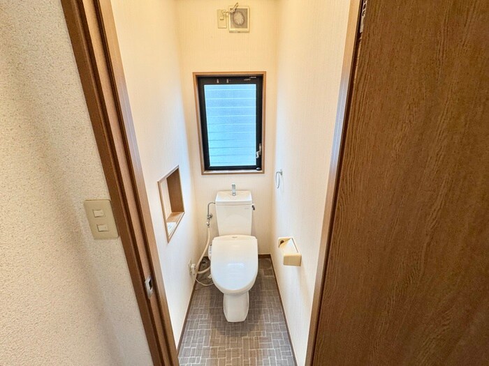 物件内観写真7　(トイレ)
