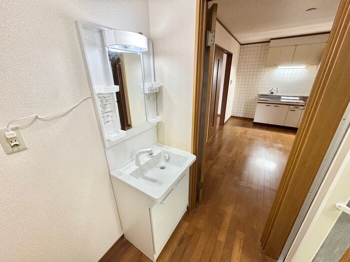 物件内観写真8　(洗面)