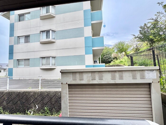 物件内観写真13　(室内からの展望)