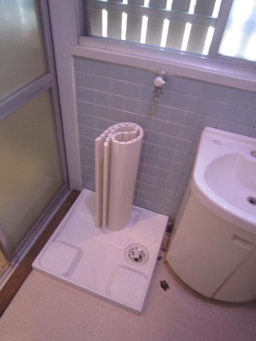 物件内観写真6　(洗濯機置場)