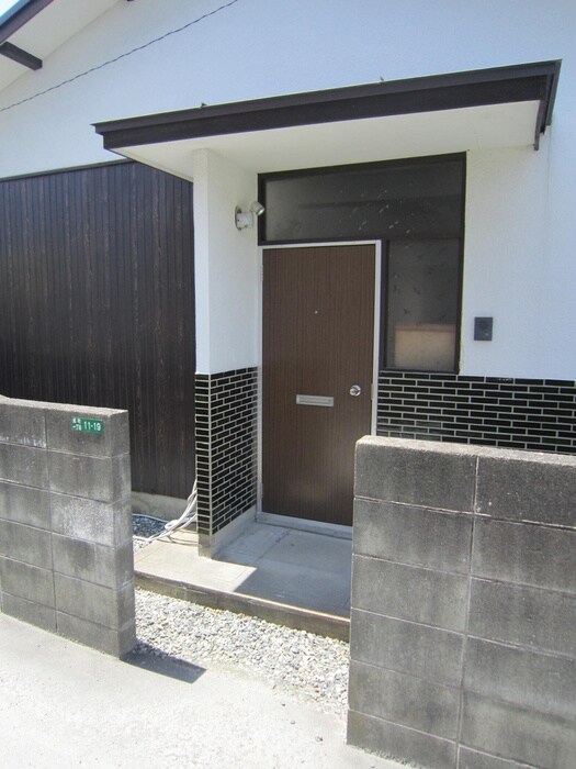 物件内観写真15　(玄関)