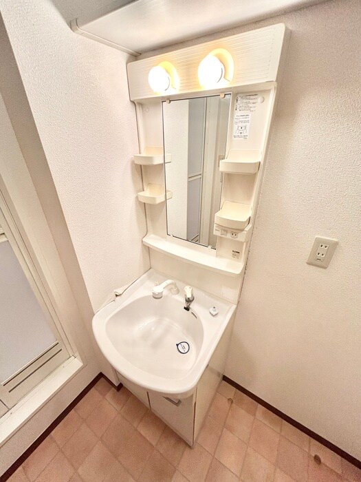 物件内観写真8　(洗面)